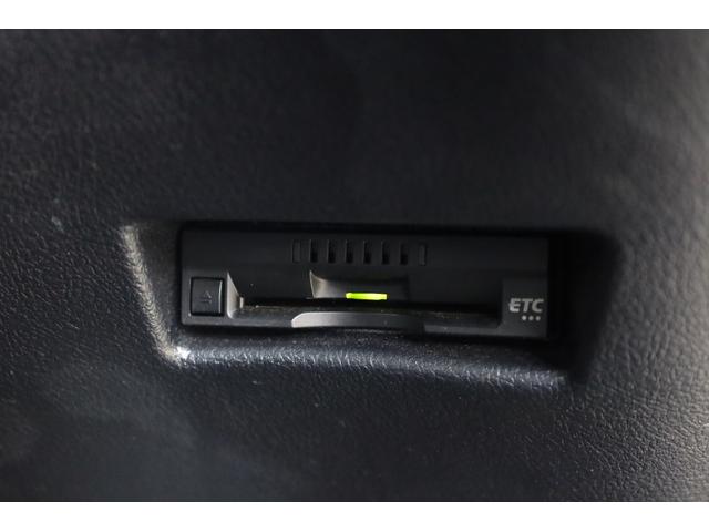 シエンタ ハイブリッドＧ　３列シート　両側電動スライドドア　アルパインＳＤフルセグナビ　アルパイン１０．１型後席モニター　リモコン　スマートエントリー　禁煙車　純正１５インチホイール　ＥＴＣ　オートエアコン　純正フロアマット（10枚目）