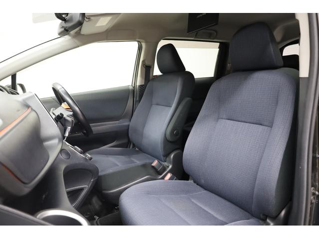 シエンタ ハイブリッドＧ　３列シート　両側電動スライドドア　アルパインＳＤフルセグナビ　アルパイン１０．１型後席モニター　リモコン　スマートエントリー　禁煙車　純正１５インチホイール　ＥＴＣ　オートエアコン　純正フロアマット（16枚目）