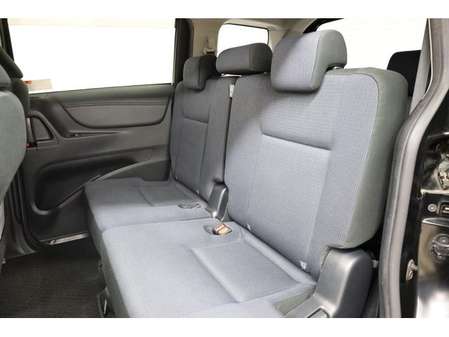 シエンタ ハイブリッドＧ　３列シート　両側電動スライドドア　アルパインＳＤフルセグナビ　アルパイン１０．１型後席モニター　リモコン　スマートエントリー　禁煙車　純正１５インチホイール　ＥＴＣ　オートエアコン　純正フロアマット（17枚目）