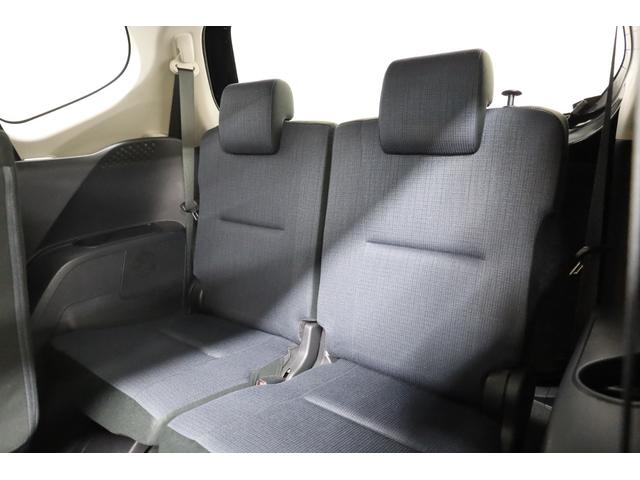 シエンタ ハイブリッドＧ　３列シート　両側電動スライドドア　アルパインＳＤフルセグナビ　アルパイン１０．１型後席モニター　リモコン　スマートエントリー　禁煙車　純正１５インチホイール　ＥＴＣ　オートエアコン　純正フロアマット（18枚目）