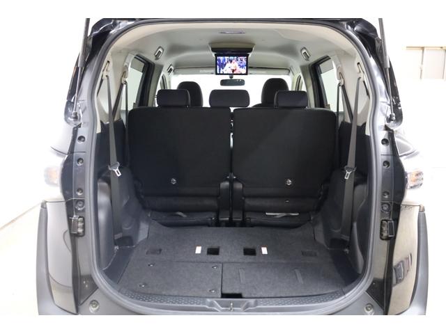 シエンタ ハイブリッドＧ　３列シート　両側電動スライドドア　アルパインＳＤフルセグナビ　アルパイン１０．１型後席モニター　リモコン　スマートエントリー　禁煙車　純正１５インチホイール　ＥＴＣ　オートエアコン　純正フロアマット（19枚目）