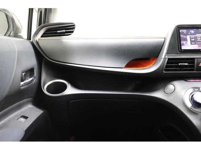 シエンタ ハイブリッドＧ　３列シート　両側電動スライドドア　アルパインＳＤフルセグナビ　アルパイン１０．１型後席モニター　リモコン　スマートエントリー　禁煙車　純正１５インチホイール　ＥＴＣ　オートエアコン　純正フロアマット（42枚目）