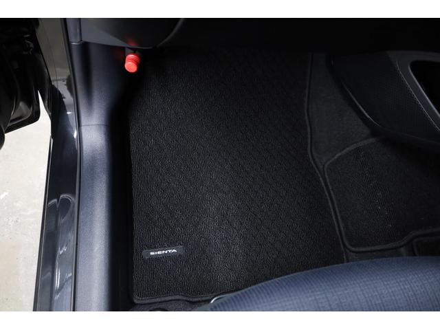 シエンタ ハイブリッドＧ　３列シート　両側電動スライドドア　アルパインＳＤフルセグナビ　アルパイン１０．１型後席モニター　リモコン　スマートエントリー　禁煙車　純正１５インチホイール　ＥＴＣ　オートエアコン　純正フロアマット（70枚目）