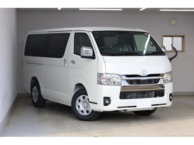 ハイエースバン スーパーＧＬ　ダークプライムＩＩ　ディーゼル車　５人乗り　登録済み未使用車　両側電動スライドドア　セーフティセンス　パーキングサポートブレーキ　デジタルインナーミラー　アクセサリーコンセント　スマートキー＆プッシュスタート　ＡＡＣ（2枚目）