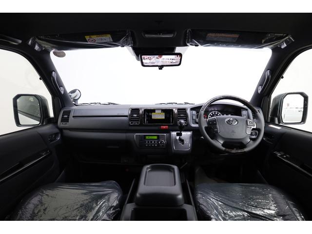 ハイエースバン スーパーＧＬ　ダークプライムＩＩ　ディーゼル車　５人乗り　登録済み未使用車　両側電動スライドドア　セーフティセンス　パーキングサポートブレーキ　デジタルインナーミラー　アクセサリーコンセント　スマートキー＆プッシュスタート　ＡＡＣ（4枚目）