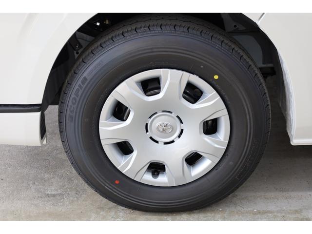 ハイエースバン スーパーＧＬ　ダークプライムＩＩ　ディーゼル車　５人乗り　登録済み未使用車　両側電動スライドドア　セーフティセンス　パーキングサポートブレーキ　デジタルインナーミラー　アクセサリーコンセント　スマートキー＆プッシュスタート　ＡＡＣ（14枚目）
