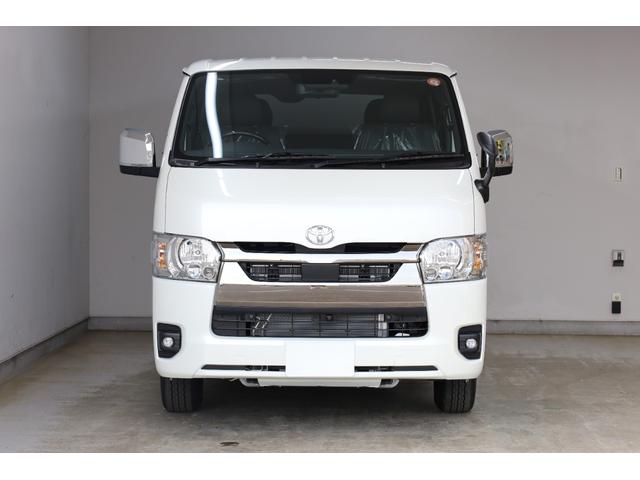 ハイエースバン スーパーＧＬ　ダークプライムＩＩ　ディーゼル車　５人乗り　登録済み未使用車　両側電動スライドドア　セーフティセンス　パーキングサポートブレーキ　デジタルインナーミラー　アクセサリーコンセント　スマートキー＆プッシュスタート　ＡＡＣ（22枚目）