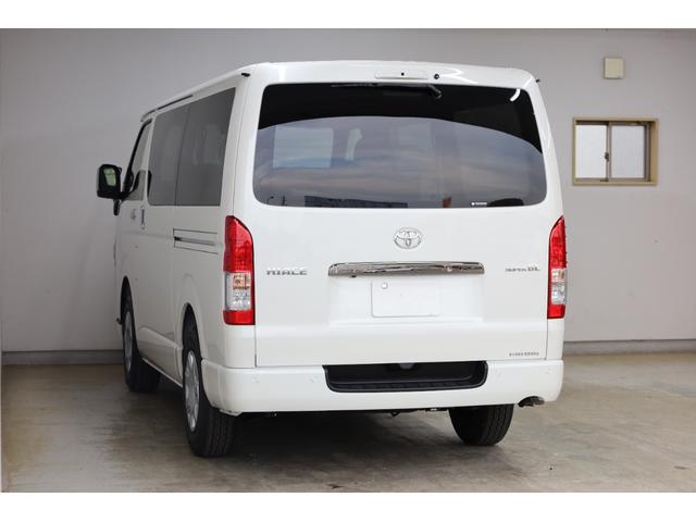 ハイエースバン スーパーＧＬ　ダークプライムＩＩ　ディーゼル車　５人乗り　登録済み未使用車　両側電動スライドドア　セーフティセンス　パーキングサポートブレーキ　デジタルインナーミラー　アクセサリーコンセント　スマートキー＆プッシュスタート　ＡＡＣ（24枚目）