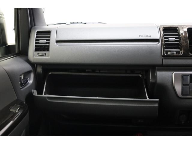 ハイエースバン スーパーＧＬ　ダークプライムＩＩ　ディーゼル車　５人乗り　登録済み未使用車　両側電動スライドドア　セーフティセンス　パーキングサポートブレーキ　デジタルインナーミラー　アクセサリーコンセント　スマートキー＆プッシュスタート　ＡＡＣ（47枚目）