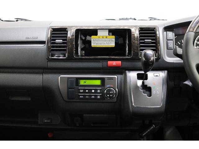 ハイエースバン スーパーＧＬ　ダークプライムＩＩ　ディーゼル車　５人乗り　登録済み未使用車　両側電動スライドドア　セーフティセンス　パーキングサポートブレーキ　デジタルインナーミラー　アクセサリーコンセント　スマートキー＆プッシュスタート　ＡＡＣ（49枚目）
