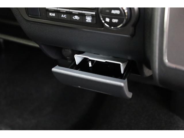 ハイエースバン スーパーＧＬ　ダークプライムＩＩ　ディーゼル車　５人乗り　登録済み未使用車　両側電動スライドドア　セーフティセンス　パーキングサポートブレーキ　デジタルインナーミラー　アクセサリーコンセント　スマートキー＆プッシュスタート　ＡＡＣ（52枚目）