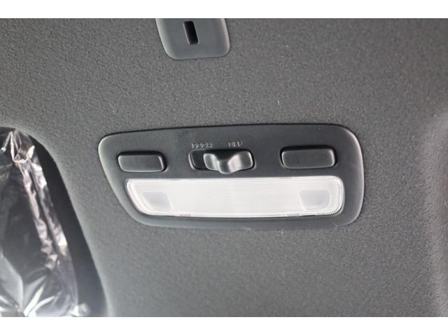 ハイエースバン スーパーＧＬ　ダークプライムＩＩ　ディーゼル車　５人乗り　登録済み未使用車　両側電動スライドドア　セーフティセンス　パーキングサポートブレーキ　デジタルインナーミラー　アクセサリーコンセント　スマートキー＆プッシュスタート　ＡＡＣ（65枚目）