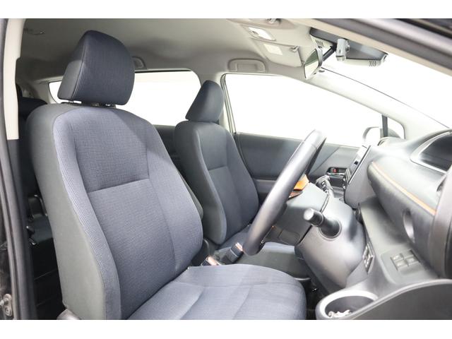 シエンタ ハイブリッドＧ　３列シート　両側電動スライドドア　トヨタセーフティセンス　ＴＲＤフルエアロ　純正１６インチＡＷ　シートヒーター　スマートエントリー　ＬＥＤヘッドライト　ストラーダナビ　ＢＴ接続　Ｂカメラ　禁煙　ＥＴＣ（42枚目）