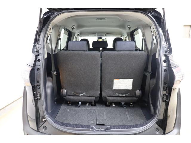 シエンタ ハイブリッドＧ　３列シート　両側電動スライドドア　トヨタセーフティセンス　ＴＲＤフルエアロ　純正１６インチＡＷ　シートヒーター　スマートエントリー　ＬＥＤヘッドライト　ストラーダナビ　ＢＴ接続　Ｂカメラ　禁煙　ＥＴＣ（70枚目）