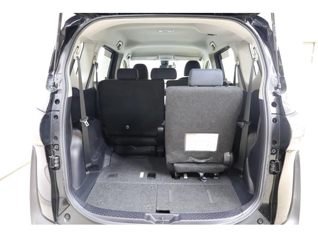 シエンタ ハイブリッドＧ　３列シート　両側電動スライドドア　トヨタセーフティセンス　ＴＲＤフルエアロ　純正１６インチＡＷ　シートヒーター　スマートエントリー　ＬＥＤヘッドライト　ストラーダナビ　ＢＴ接続　Ｂカメラ　禁煙　ＥＴＣ（71枚目）