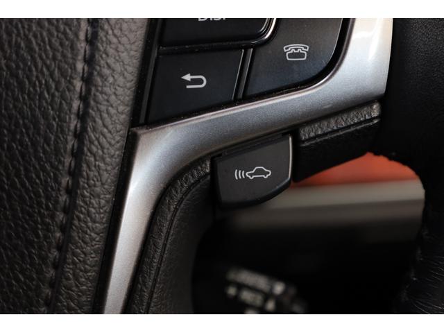 クラウンマジェスタ Fバージョン 本革シート アドバンストパッケージ 純正18インチAW 純正8型HDDナビ Bカメラ 禁煙車 メモリー付パワーシート シートエアコン 電動リアサンシェード 後席サンシェード イージークローザー ETC(6枚目)