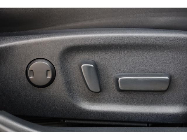 クラウンマジェスタ Fバージョン 本革シート アドバンストパッケージ 純正18インチAW 純正8型HDDナビ Bカメラ 禁煙車 メモリー付パワーシート シートエアコン 電動リアサンシェード 後席サンシェード イージークローザー ETC(10枚目)