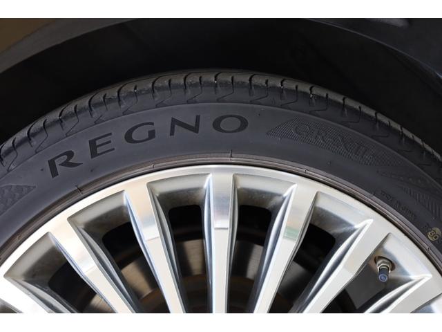 クラウンマジェスタ Fバージョン 本革シート アドバンストパッケージ 純正18インチAW 純正8型HDDナビ Bカメラ 禁煙車 メモリー付パワーシート シートエアコン 電動リアサンシェード 後席サンシェード イージークローザー ETC(14枚目)