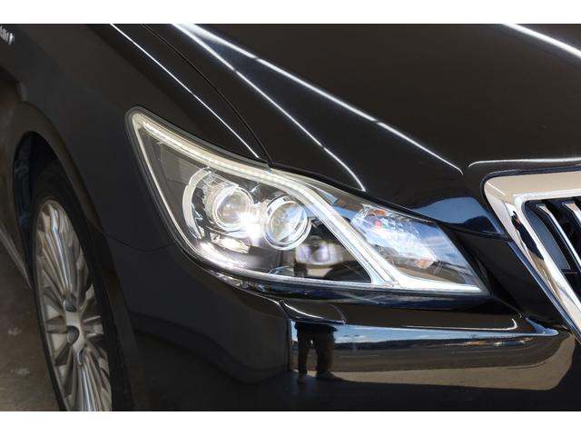 クラウンマジェスタ Fバージョン 本革シート アドバンストパッケージ 純正18インチAW 純正8型HDDナビ Bカメラ 禁煙車 メモリー付パワーシート シートエアコン 電動リアサンシェード 後席サンシェード イージークローザー ETC(30枚目)