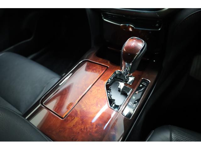 クラウンマジェスタ Fバージョン 本革シート アドバンストパッケージ 純正18インチAW 純正8型HDDナビ Bカメラ 禁煙車 メモリー付パワーシート シートエアコン 電動リアサンシェード 後席サンシェード イージークローザー ETC(51枚目)