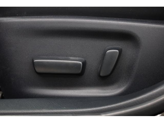 クラウンマジェスタ Fバージョン 本革シート アドバンストパッケージ 純正18インチAW 純正8型HDDナビ Bカメラ 禁煙車 メモリー付パワーシート シートエアコン 電動リアサンシェード 後席サンシェード イージークローザー ETC(70枚目)