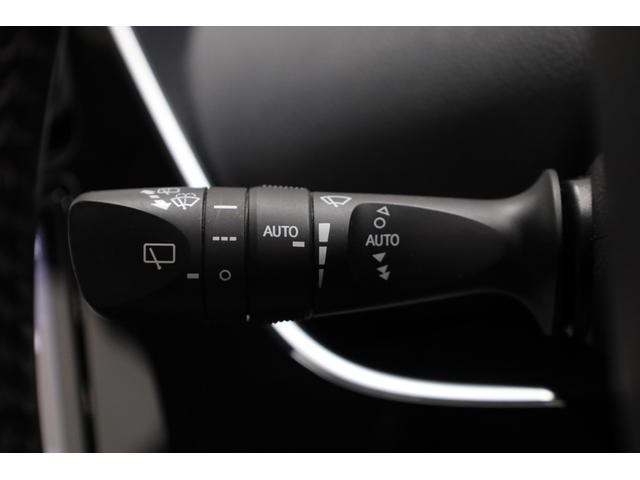 プリウス Aツーリングセレクション モデリスタアイコニックエアロ 純正9型SDフルセグナビ Bカメラ 禁煙車 セーフティセンス インテリジェントクリアランスソナー 純正17インチAW BSM HUD パワーシート シートヒーター ETC(62枚目)