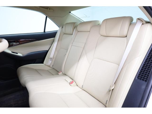 クラウンハイブリッド ロイヤルサルーン　電動サンルーフ　本革シート　トヨタプレミアムサウンド　純正８型ＨＤＤナビ　全方位カメラ　クリアランスソナー　禁煙車　前席パワーシート　シートクーラー　シート＆ステアリングヒーター　純正１７インチＡＷ（18枚目）