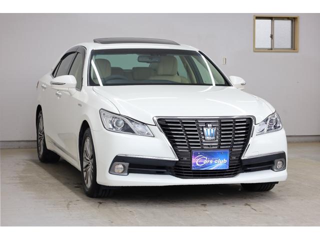 クラウンハイブリッド ロイヤルサルーン　電動サンルーフ　本革シート　トヨタプレミアムサウンド　純正８型ＨＤＤナビ　全方位カメラ　クリアランスソナー　禁煙車　前席パワーシート　シートクーラー　シート＆ステアリングヒーター　純正１７インチＡＷ（21枚目）