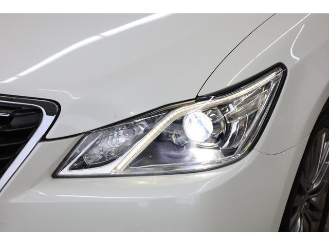 クラウンハイブリッド ロイヤルサルーン　電動サンルーフ　本革シート　トヨタプレミアムサウンド　純正８型ＨＤＤナビ　全方位カメラ　クリアランスソナー　禁煙車　前席パワーシート　シートクーラー　シート＆ステアリングヒーター　純正１７インチＡＷ（31枚目）