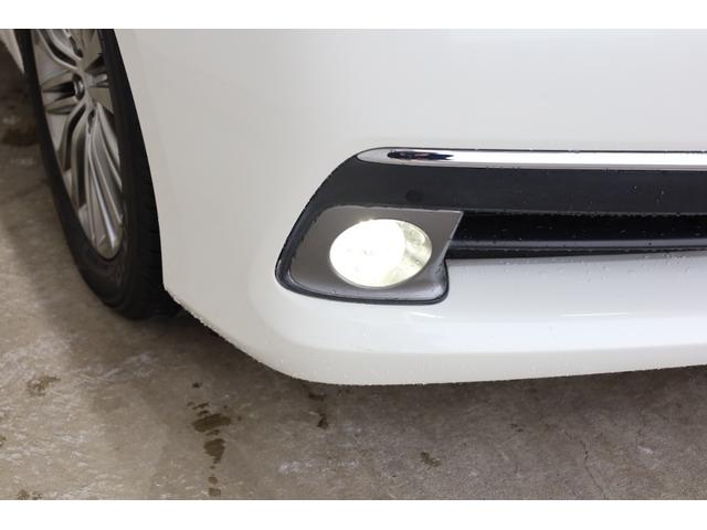 クラウンハイブリッド ロイヤルサルーン　電動サンルーフ　本革シート　トヨタプレミアムサウンド　純正８型ＨＤＤナビ　全方位カメラ　クリアランスソナー　禁煙車　前席パワーシート　シートクーラー　シート＆ステアリングヒーター　純正１７インチＡＷ（32枚目）