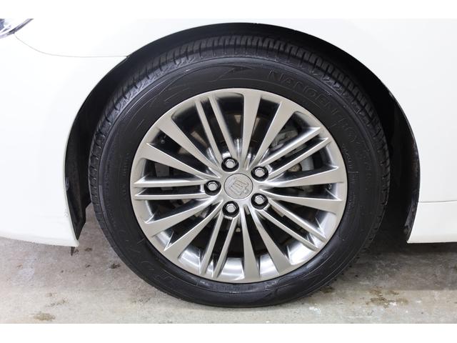 クラウンハイブリッド ロイヤルサルーン　電動サンルーフ　本革シート　トヨタプレミアムサウンド　純正８型ＨＤＤナビ　全方位カメラ　クリアランスソナー　禁煙車　前席パワーシート　シートクーラー　シート＆ステアリングヒーター　純正１７インチＡＷ（36枚目）