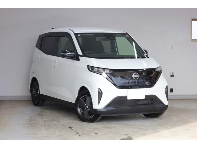 サクラ　Ｘグレード　ワンオーナー車のスタイリッシュな１台が入庫いたしました！電気自動車軽で人気の１台ですのでお早めにお問い合わせください！内外装の状態も大変綺麗です！是非ご来店お待ちしております！