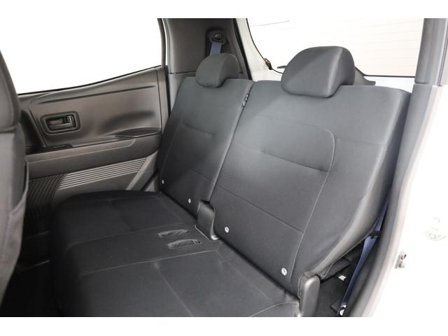 後部座席も気になるようなキズ・汚れやへたり等、大きなダメージはなく、良好な状態です。トヨタ・スズキ・ダイハツ・ミツビシ・ニッサン・マツダ・スバル・ホンダ・メルセデスベンツ・ポルシェ・ランボルギーニ