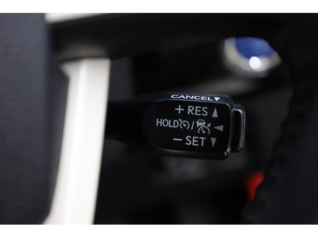 プリウス Ｓセーフティプラス　セーフティセンス　インテリジェントクリアランスソナー　レーダークルーズコントロール　禁煙車　トヨタＳＤナビ　地デジＴＶ　バックカメラ　純正１５インチＡＷ　ＬＥＤヘッドライト　フォグランプ　ＥＴＣ（9枚目）