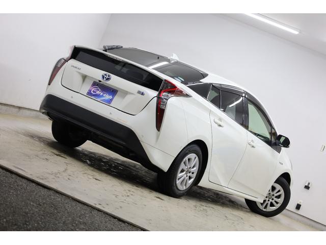 プリウス Ｓセーフティプラス　セーフティセンス　インテリジェントクリアランスソナー　レーダークルーズコントロール　禁煙車　トヨタＳＤナビ　地デジＴＶ　バックカメラ　純正１５インチＡＷ　ＬＥＤヘッドライト　フォグランプ　ＥＴＣ（12枚目）