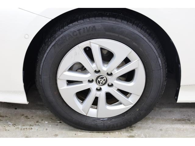 プリウス Ｓセーフティプラス　セーフティセンス　インテリジェントクリアランスソナー　レーダークルーズコントロール　禁煙車　トヨタＳＤナビ　地デジＴＶ　バックカメラ　純正１５インチＡＷ　ＬＥＤヘッドライト　フォグランプ　ＥＴＣ（14枚目）