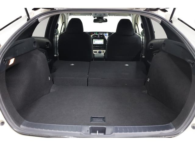 プリウス Ｓセーフティプラス　セーフティセンス　インテリジェントクリアランスソナー　レーダークルーズコントロール　禁煙車　トヨタＳＤナビ　地デジＴＶ　バックカメラ　純正１５インチＡＷ　ＬＥＤヘッドライト　フォグランプ　ＥＴＣ（19枚目）