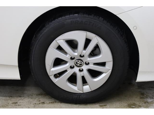 プリウス Ｓセーフティプラス　セーフティセンス　インテリジェントクリアランスソナー　レーダークルーズコントロール　禁煙車　トヨタＳＤナビ　地デジＴＶ　バックカメラ　純正１５インチＡＷ　ＬＥＤヘッドライト　フォグランプ　ＥＴＣ（38枚目）