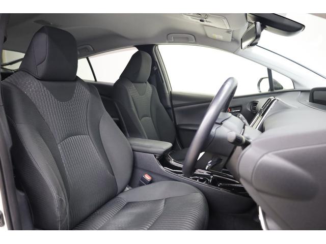 プリウス Ｓセーフティプラス　セーフティセンス　インテリジェントクリアランスソナー　レーダークルーズコントロール　禁煙車　トヨタＳＤナビ　地デジＴＶ　バックカメラ　純正１５インチＡＷ　ＬＥＤヘッドライト　フォグランプ　ＥＴＣ（42枚目）