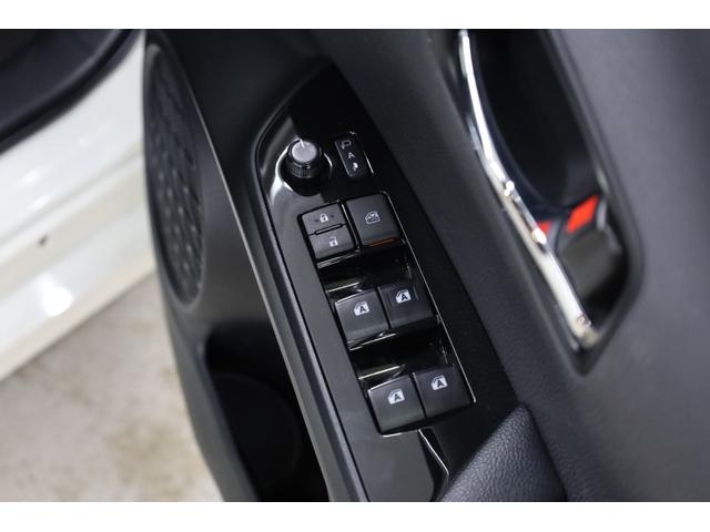 プリウス Ｓセーフティプラス　セーフティセンス　インテリジェントクリアランスソナー　レーダークルーズコントロール　禁煙車　トヨタＳＤナビ　地デジＴＶ　バックカメラ　純正１５インチＡＷ　ＬＥＤヘッドライト　フォグランプ　ＥＴＣ（69枚目）