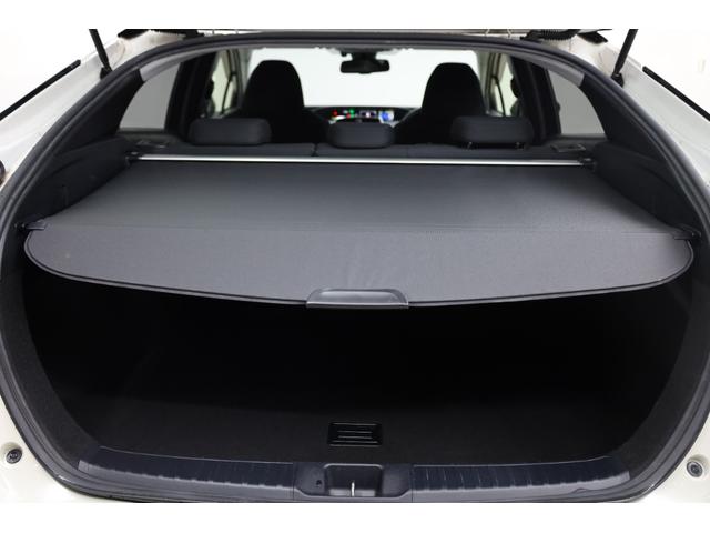 プリウス Ｓセーフティプラス　セーフティセンス　インテリジェントクリアランスソナー　レーダークルーズコントロール　禁煙車　トヨタＳＤナビ　地デジＴＶ　バックカメラ　純正１５インチＡＷ　ＬＥＤヘッドライト　フォグランプ　ＥＴＣ（76枚目）