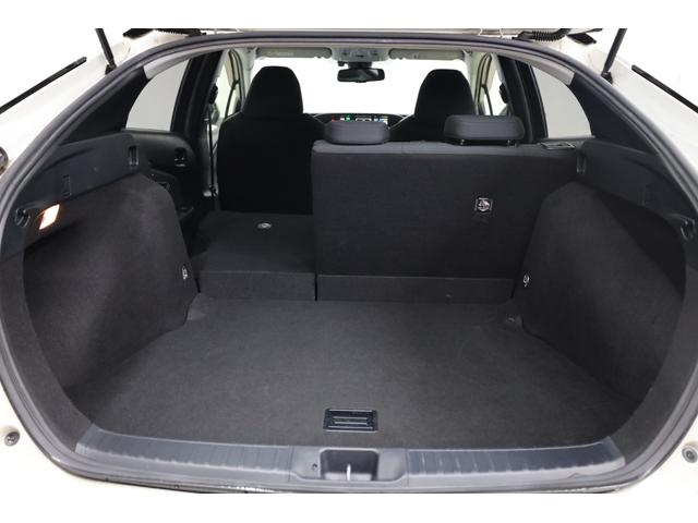 プリウス Ｓセーフティプラス　セーフティセンス　インテリジェントクリアランスソナー　レーダークルーズコントロール　禁煙車　トヨタＳＤナビ　地デジＴＶ　バックカメラ　純正１５インチＡＷ　ＬＥＤヘッドライト　フォグランプ　ＥＴＣ（77枚目）