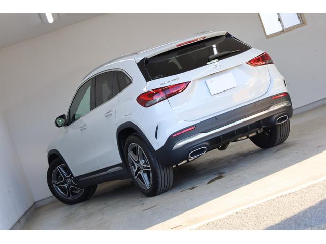 ＧＬＡクラス ＧＬＡ１８０　ＡＭＧラインパッケージ　ユーザー下取車　ワンオーナー　パノラマサンルーフ　レザーパッケージ　純正ディスプレイ　全方位カメラ　インテリジェントドライブ　障害物ソナー　ＢＳＡ　ＨＵＤ　純正１９インチＡＷ　自動開閉テールゲート（11枚目）