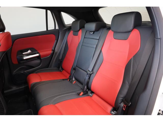 ＧＬＡクラス ＧＬＡ１８０　ＡＭＧラインパッケージ　ユーザー下取車　ワンオーナー　パノラマサンルーフ　レザーパッケージ　純正ディスプレイ　全方位カメラ　インテリジェントドライブ　障害物ソナー　ＢＳＡ　ＨＵＤ　純正１９インチＡＷ　自動開閉テールゲート（18枚目）