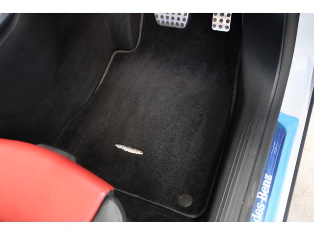 ＧＬＡクラス ＧＬＡ１８０　ＡＭＧラインパッケージ　ユーザー下取車　ワンオーナー　パノラマサンルーフ　レザーパッケージ　純正ディスプレイ　全方位カメラ　インテリジェントドライブ　障害物ソナー　ＢＳＡ　ＨＵＤ　純正１９インチＡＷ　自動開閉テールゲート（73枚目）