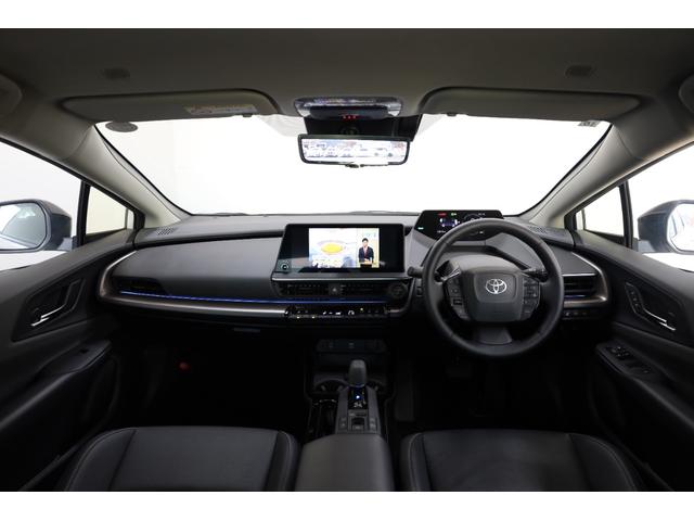 プリウス Ｚ　ＰＨＥＶ　ワンオーナー　純正１２．３インチディスプレイ　ナビ　フルセグＴＶ　全方位カメラ　ＴＳＳ　ＰＫＳＢ　ＢＳＭ　レザーシート　純正１９インチＡＷ　シートエアコン　パワーバックドア　ＥＴＣ２．０（4枚目）