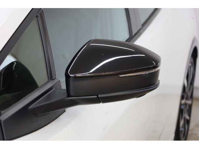 プリウス Ｚ　ＰＨＥＶ　ワンオーナー　純正１２．３インチディスプレイ　ナビ　フルセグＴＶ　全方位カメラ　ＴＳＳ　ＰＫＳＢ　ＢＳＭ　レザーシート　純正１９インチＡＷ　シートエアコン　パワーバックドア　ＥＴＣ２．０（35枚目）