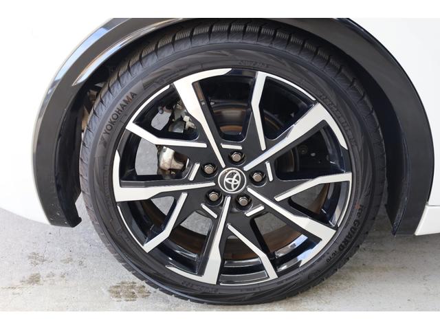 プリウス Ｚ　ＰＨＥＶ　ワンオーナー　純正１２．３インチディスプレイ　ナビ　フルセグＴＶ　全方位カメラ　ＴＳＳ　ＰＫＳＢ　ＢＳＭ　レザーシート　純正１９インチＡＷ　シートエアコン　パワーバックドア　ＥＴＣ２．０（39枚目）