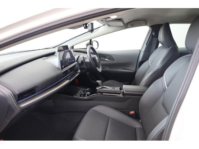 プリウス Ｚ　ＰＨＥＶ　ワンオーナー　純正１２．３インチディスプレイ　ナビ　フルセグＴＶ　全方位カメラ　ＴＳＳ　ＰＫＳＢ　ＢＳＭ　レザーシート　純正１９インチＡＷ　シートエアコン　パワーバックドア　ＥＴＣ２．０（40枚目）