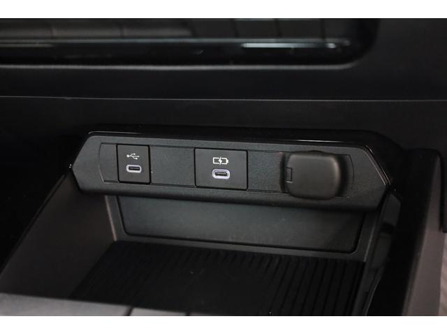 プリウス Ｚ　ＰＨＥＶ　ワンオーナー　純正１２．３インチディスプレイ　ナビ　フルセグＴＶ　全方位カメラ　ＴＳＳ　ＰＫＳＢ　ＢＳＭ　レザーシート　純正１９インチＡＷ　シートエアコン　パワーバックドア　ＥＴＣ２．０（50枚目）